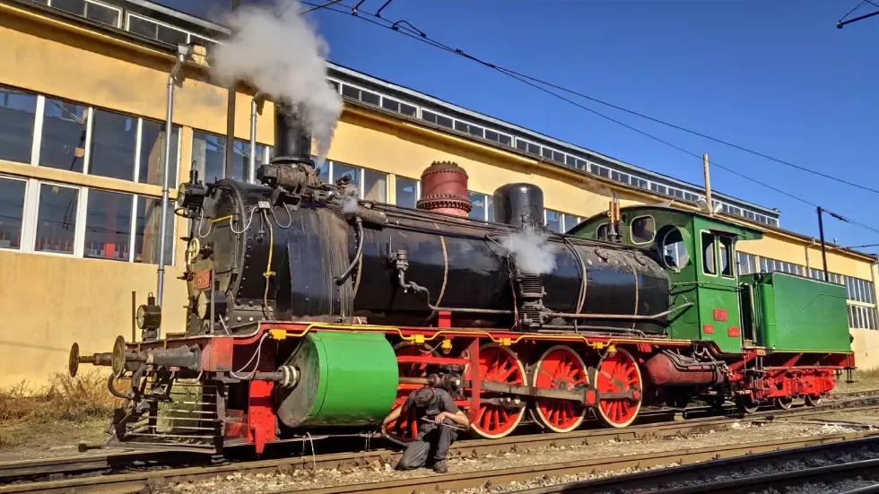 Парен локомотив на БДЖ серия 26.26 отново на собствен ход!